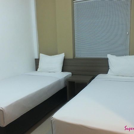Zamrud Malioboro Hotel Yogyakarta Esterno foto