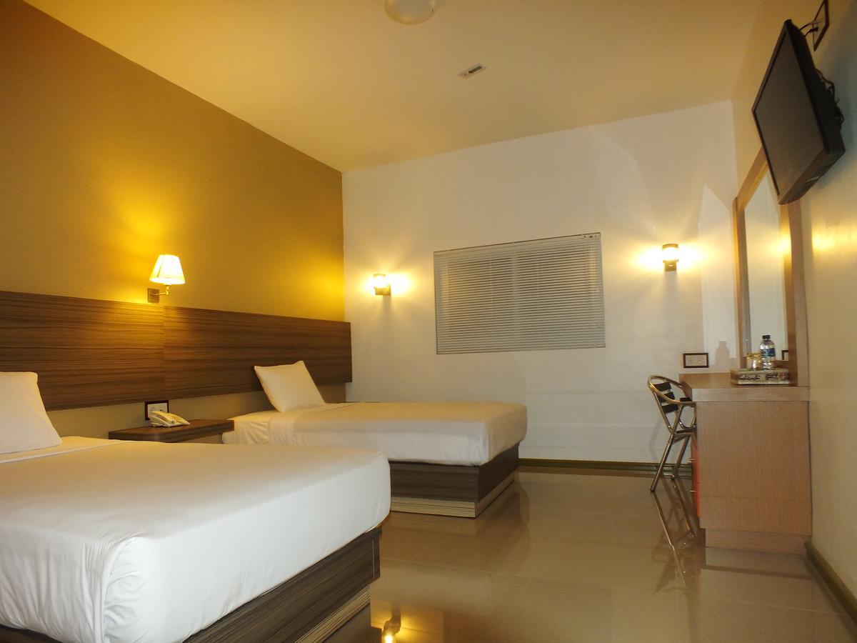 Zamrud Malioboro Hotel Yogyakarta Esterno foto